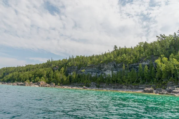 Bright Beautiful Landscape Niagara Escarpment Limestone Cliffs Blue Lake Huron — Stock Photo, Image