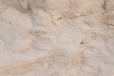 Closeup kalker kaya yüzüne yıpranmış tabakaları ve Jeoloji walpaper ve arka plan ayrıntılarını gösteren. Yatay yönlendirme