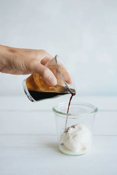 Kopi affogato dengan es krim vanili dan espresso — Stok Foto