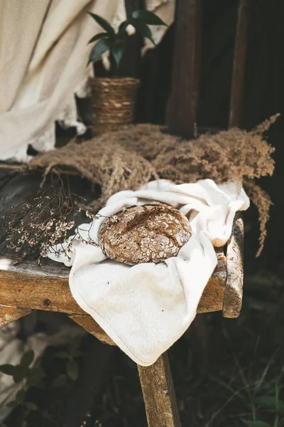 Çavdar Ekmeğinin Durgun Yaşamı Kırsal Tarzda Çavdar Ekmeğinin Yaşamı — Stok fotoğraf