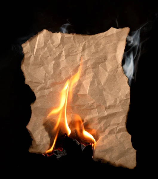 Brandend Stuk Verfrommeld Papier Zwarte Achtergrond — Stockfoto