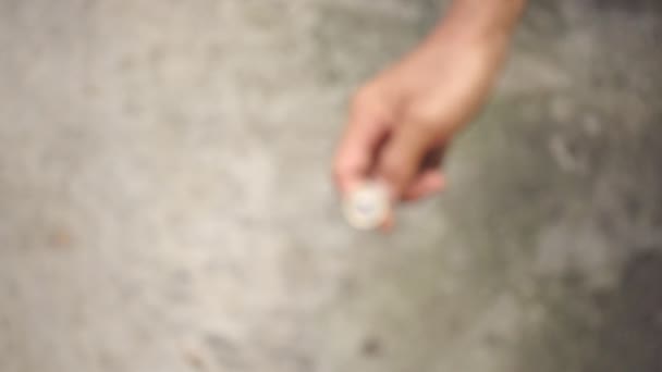 Slow Motion Tiro Jogando Moeda Para Virar Cabeças Caudas — Vídeo de Stock