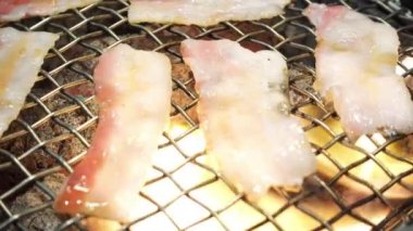 Yakiniku, Japon restoranında ızgara et.