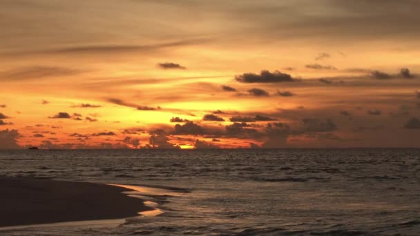 Kleurrijke Zonsopgang Boven Oceaan Malediven — Stockvideo