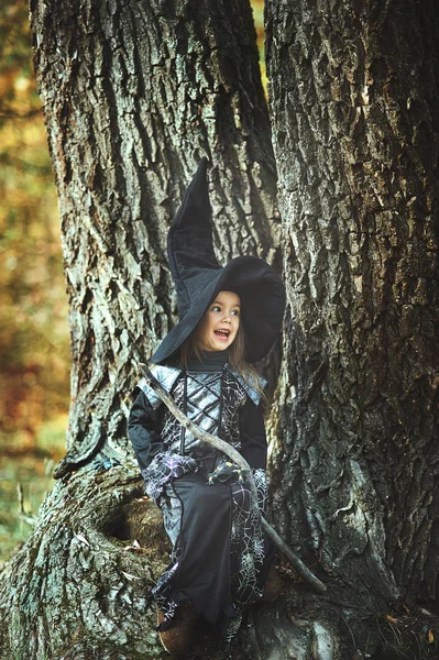 Beautiful Girl Witch Little Girl Which Costume Celebrate Halloween Outdoor — Stock Photo, Image