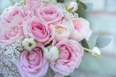 gelinin şık düğün özellikleri. klasik gelin buketi