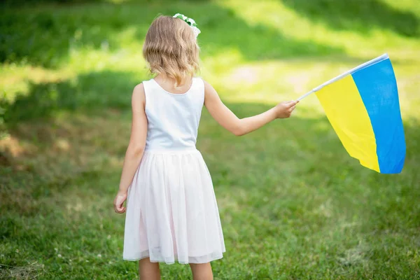 Little Girl Carrying Fluttering Blue Yellow Flag Ukraine Field Ukraine — Stock Photo, Image
