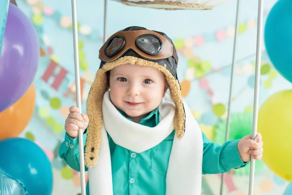 Decoração Para Primeiro Aniversário Menino Esmagar Bolo Estilo Aviador Bebê — Fotografia de Stock