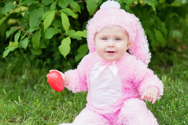 Fille Mignonne Enfant Costume Lapin Rose Tenant Oeuf Pâques Bébé — Photo