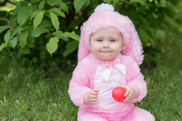 Fille Mignonne Enfant Costume Lapin Rose Tenant Oeuf Pâques Bébé — Photo