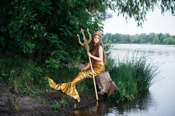 Fantazie Žena Skutečná Mořská Panna Trojzubec Mýtus Bohyně Moře Zlatým — Stock fotografie