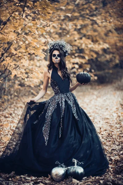Κοντινό Πορτραίτο Της Καλαβέρα Κατρίνα Μαύρο Φόρεμα Ζάχαρη Κρανίο Μακιγιάζ — Φωτογραφία Αρχείου