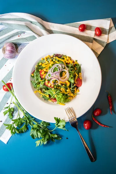 Włoskie Jedzenie Sfotografowane Góry Salat Zdjęcie Stockowe