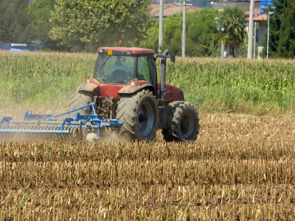 Августа 2017 Castegnato Franciacorta Brescia Lombardy Italy Unidentified Peasant Plow — стоковое фото