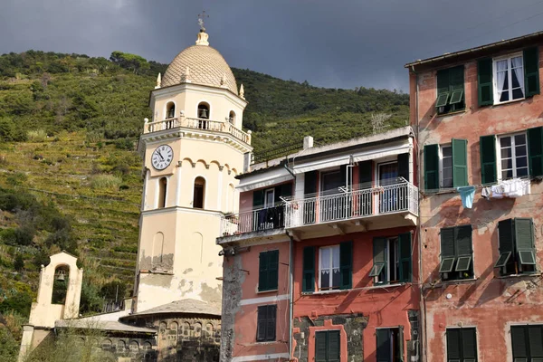 Veduta Del Campanile Della Chiesa Vernazza Nelle Cinque Terre Liguria — Foto Stock