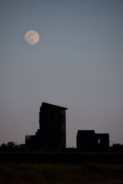 Dolunay ile Lagün evleri - İtalya