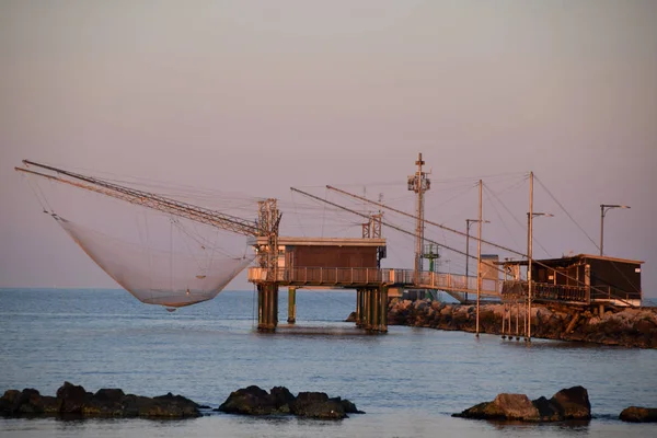 Rybářské místo na Jaderském moři v Porto Garibaldi-Itálie — Stock fotografie