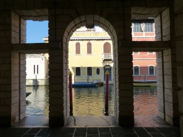 Typical houses of the Venetian lagoon of Chioggia - Italy — Stock Photo, Image