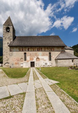 Eski kilise, San Vigilio, ürkütücü dans, 1515 Pinzolo, Trento, İtalya, Avrupa içinde fresk için ünlü