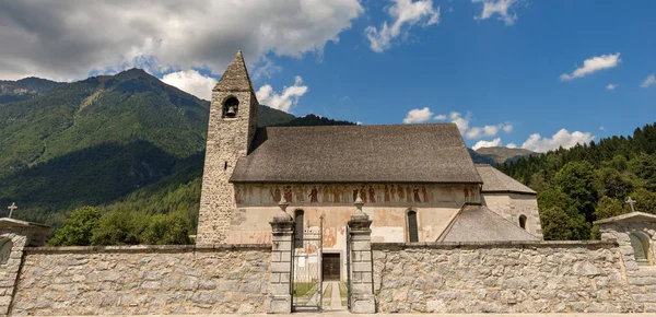 Starożytny Kościół San Vigilio Znany Fresk Taniec Macabre 1515 Pinzolo — Zdjęcie stockowe