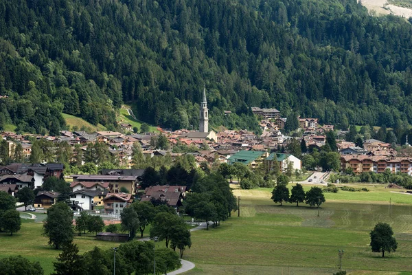 Paysage Urbain Petite Ville Pinzolo Dans Vallée Rendena Trentino Alto — Photo
