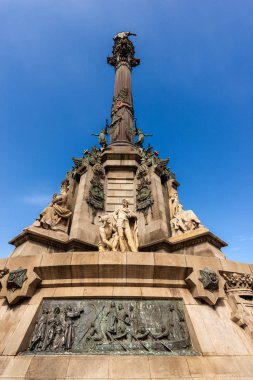 Barcelona, ünlü İtalyan navigator ve explorer Cristoforo Colombo için adanmış anıt sütun. Catalonia, İspanya, Europe