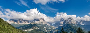 Brenta Dolomites, Batı tarafında, Rendena vadiden gördün. Adamello Brenta Milli Parkı. Trentino Alto Adige, İtalya, Europe
