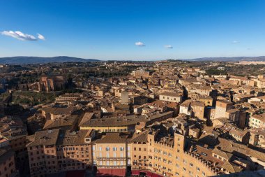 Havadan görünümü antik şehri Siena Torre del Mangia üzerinden. Toscana (Toskonya), İtalya