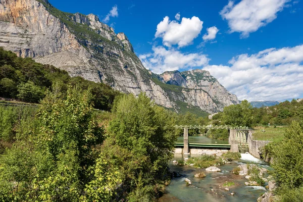 Río Sarca Con Presa Antigua Valle Sarca Trentino Alto Adigio — Foto de Stock