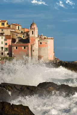 Antik köy, Tellaro deniz fırtına sırasında. La Spezia, Liguria, İtalya, Europe