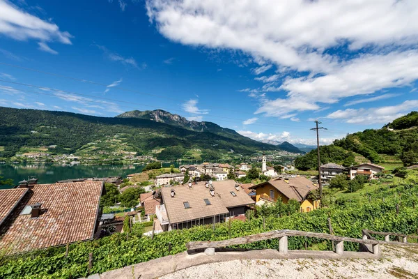 Lago Caldonazzo Lago Com Alpes Italianos Pequena Aldeia Ischia Trentino — Fotografia de Stock
