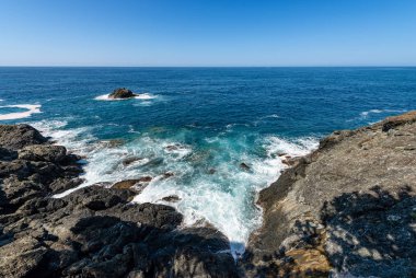 Uçurum ve Akdeniz Framura küçük köy yakınındaki sahil şeridine. La Spezia, Liguria, İtalya, Europe