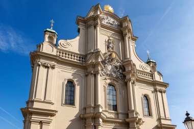 Cephe, Heiliggeistkirche, Rokoko ve Gotik tarzda Viktualienmarkt arasındaki Marienplatz Münih'in merkezindeki Heilig Geist Kirche (kilise kutsal ruh)