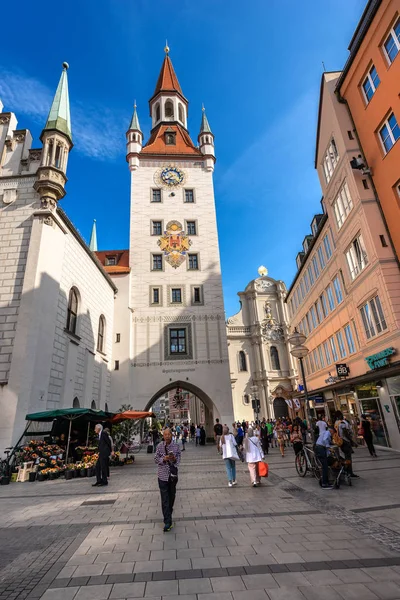 München Németország 2018 Szeptember Turisták Helybeliek Sétára Marienplatz Főtér Történelmi — Stock Fotó