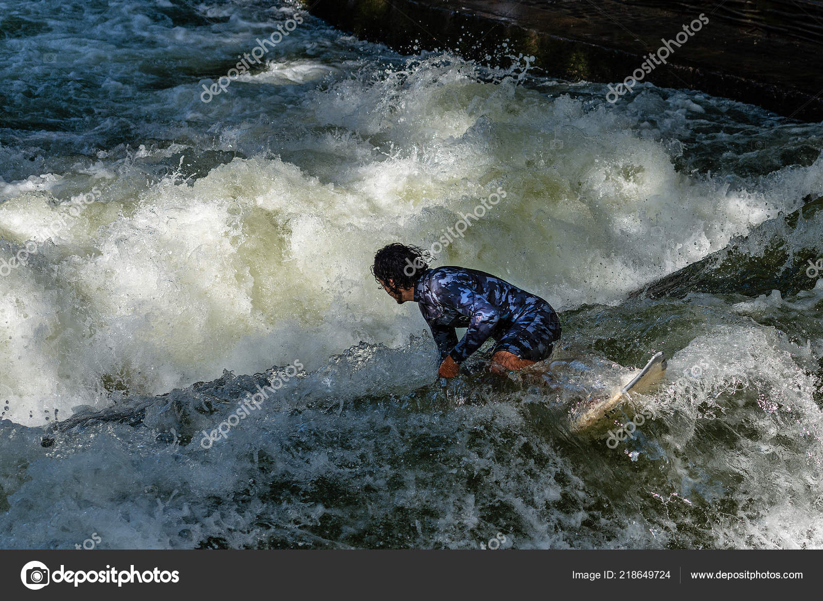 Surfing On The Eisbach River Englischer Garten Munic Stock