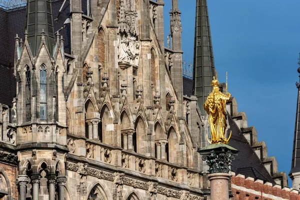 Mariensaule Статуя Девы Марии Марианская Колонна Мариенплац Neue Rathaus Мюнхене — стоковое фото