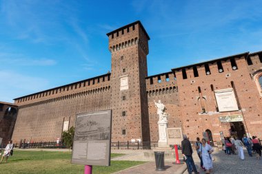 Sforza Kalesi - Castello Sforzesco Milan İtalya