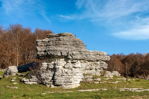 Mészkő Monolitok Szokatlan Karszt Erózió Formációk Regionális Természeti Park Lessinia — Stock Fotó