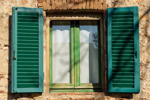 Detail Původní Okna Dřevěnými Okenicemi Toskánsko Toscana Itálie Evropa — Stock fotografie