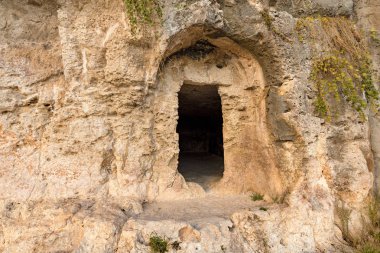 Yapay mağara - Antik Amfitiyatro Syracuse İtalya