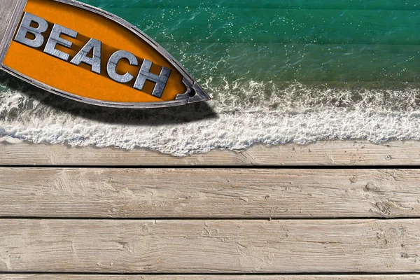 Пляжний Морський Відпочинок Фону Невеликий Дерев Яний Човен Над Хвилями — стокове фото