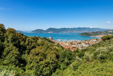 Lerici, Portovenere veya Porto Venere ve San Terenzo kasaba ile La Spezia Körfez, havadan görünümü. Liguria, İtalya, Europe