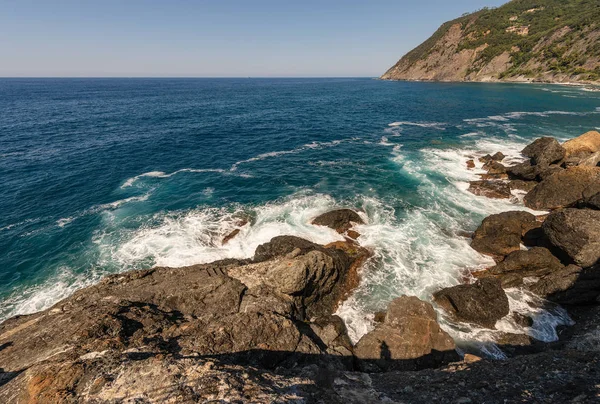Litoral Com Falésias Mar Mediterrâneo Perto Pequena Aldeia Framura Spezia — Fotografia de Stock