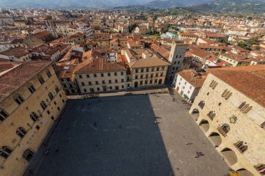 Çan Kulesi, Katedral Meydanı (Piazza Duomo) Pistoia şehrin havadan görünümü. Pistoia, Toskana, İtalya, Europe