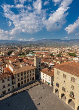 Çan Kulesi, Katedral Meydanı (Piazza Duomo) Pistoia şehrin havadan görünümü. Pistoia, Toskana, İtalya, Europe