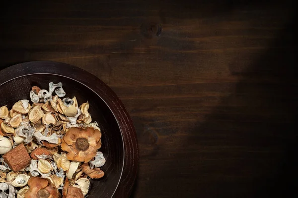 Potpourri Primo Piano Una Ciotola Con Piante Secche Profumate Petali — Foto Stock