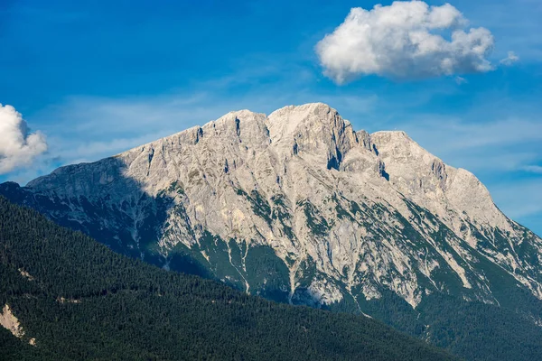 Hohe Munde - Montanha em Mieming Range Alpes Tirol Áustria — Fotografia de Stock