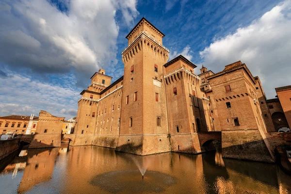 Estense slottet i Ferrara Emilia-Romagna - Italien — Stockfoto