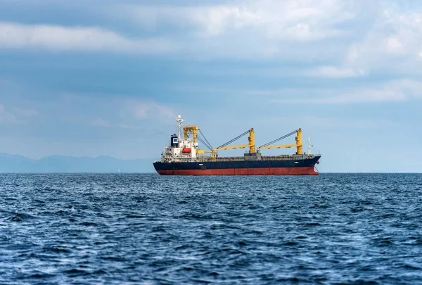 Statek towarowy - Włochy Liguria zatoki La Spezia — Zdjęcie stockowe