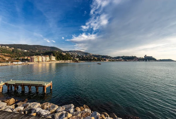 Береговая линия пляж и море - Lerici Liguria Италия — стоковое фото